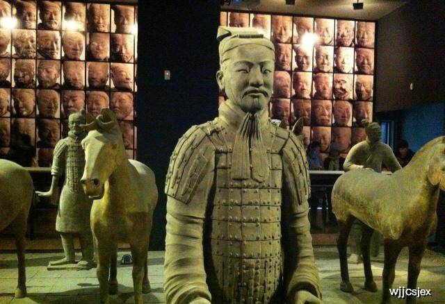 原创中国最恐怖的一个兵马俑!出土时脸色"发绿",至今不敢出国展览