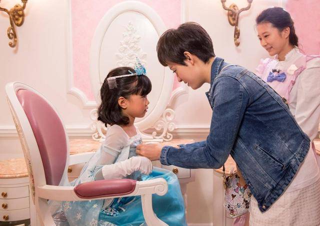 邓超|结果败在了哄娃睡觉，发生了什么事邓超自信能带好孩子