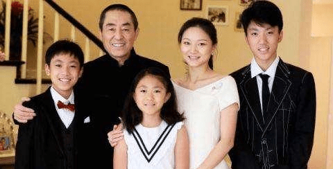张艺谋一共有多少任妻子呢 e549d01c03314bdb93e98edc8ca1be39.png