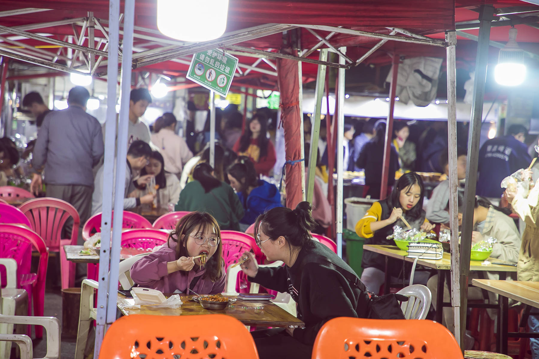 原创深夜美食诱惑，中国最火爆的5条美食街，2小时逛不完