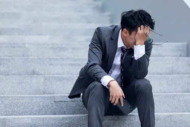正常失业人口占比_失业人口求职图片