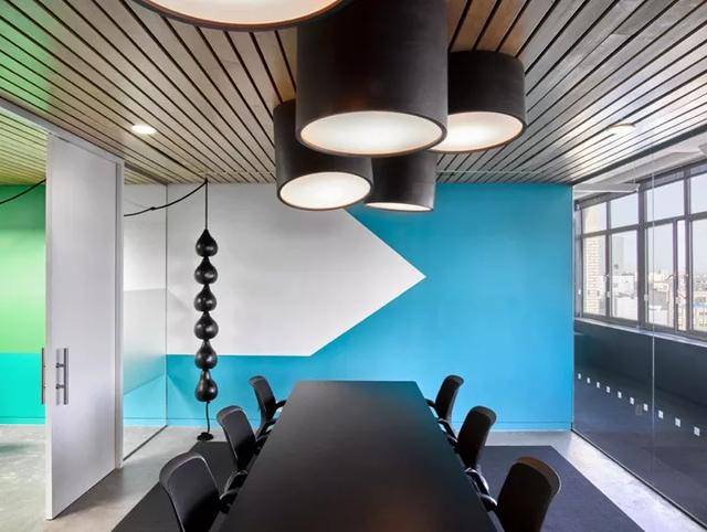 拍照广告公司 37e89dc038354ac6bb7152069ca437c2.jpeg