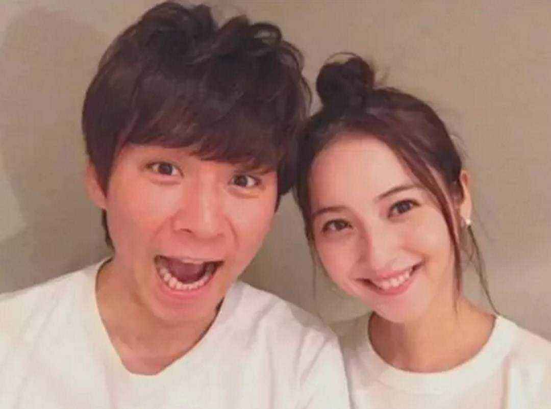 佐佐木希老公承认出轨：婚姻出轨的背后，反映怎样的心理机制？