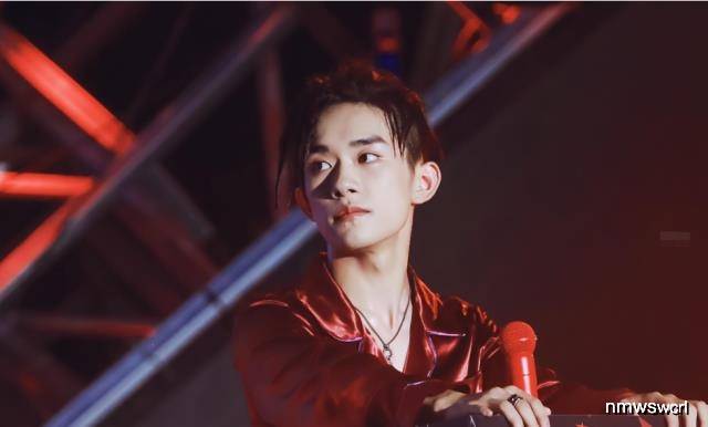 易烊千玺爸爸简介详情 67a8e4783e9c48e7bd0d9ef70bfcf466.jpeg