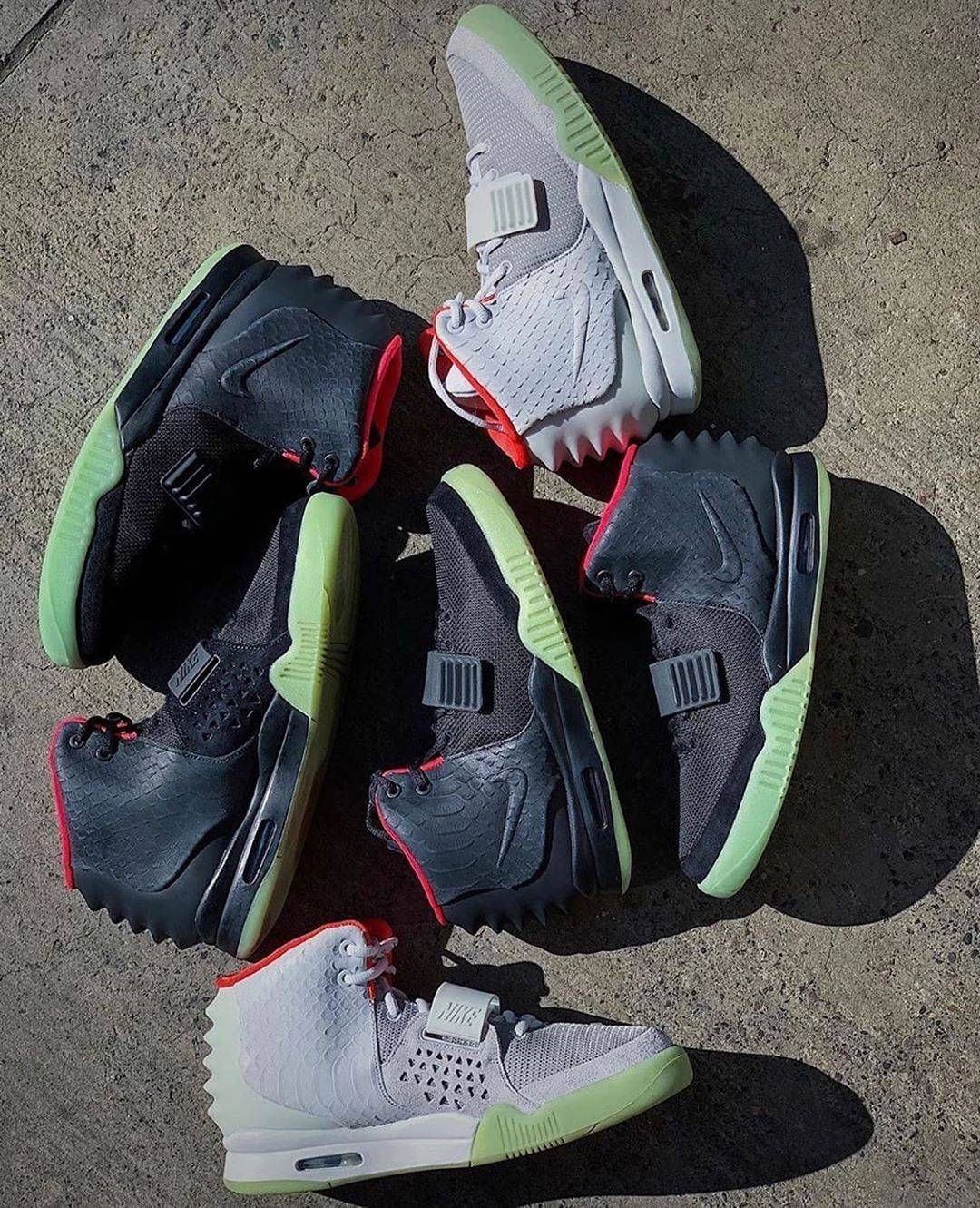 而今天就是nike air yeezy 2这双堪称球鞋里的"archive"单品发售的