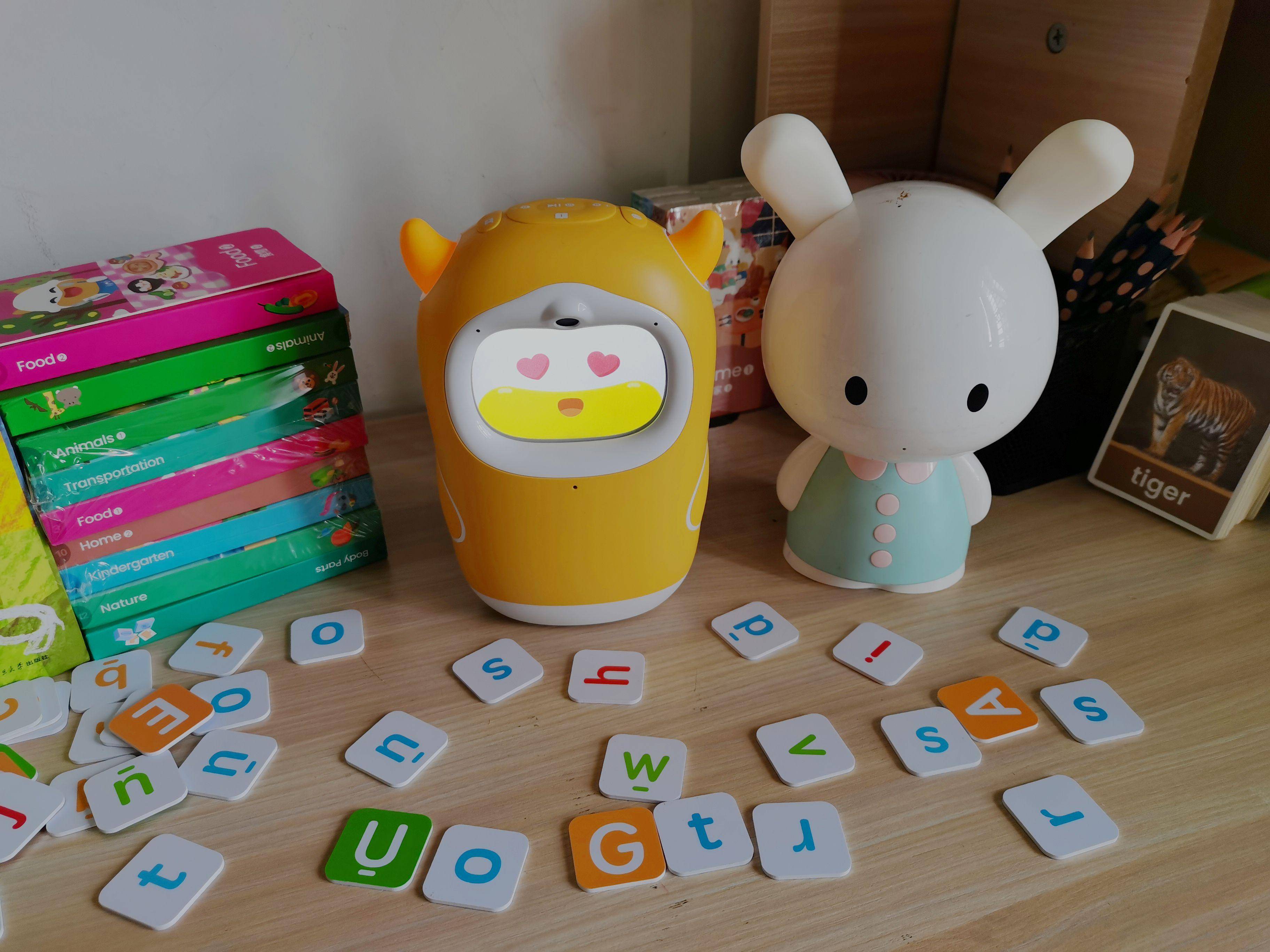 不再枯燥,牛听听早教机读书牛3.0让孩子在玩乐中成长