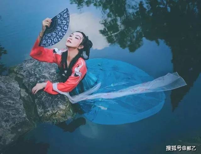 枯什么岁成语_成语故事简笔画(2)