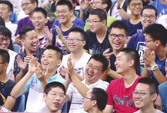 原创它是民办大学中的尖子生，近千人考上公务员，法考过关率40％