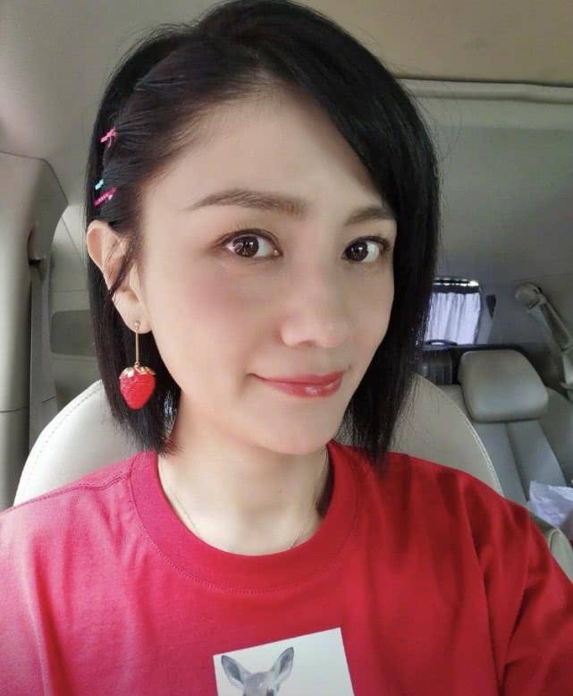 胡可刚晒少女自拍沙溢随后发文自曝现状果然恩爱是装不出来的