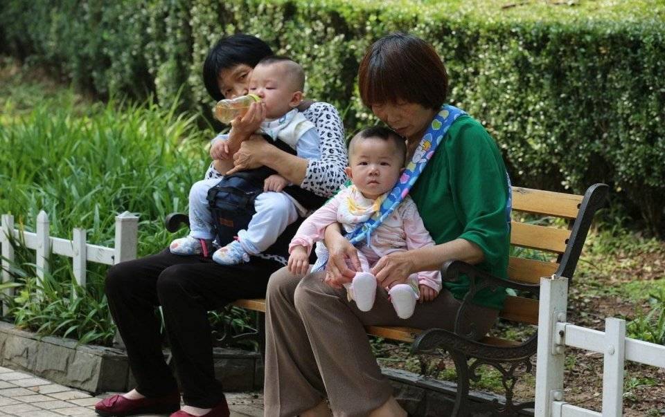 夏天|给娃穿衣牢记“三温二凉”，孩子一年少生病提醒：夏天到了