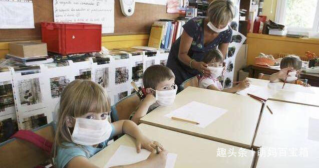 开学送孩子上学的家长 5f2f995962954c9ca7038211cb6cf6f3.jpeg