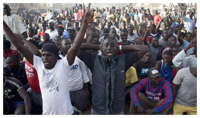 塞内加尔首都有多少人 991f12a169454ec2a76f20544410444f.jpeg