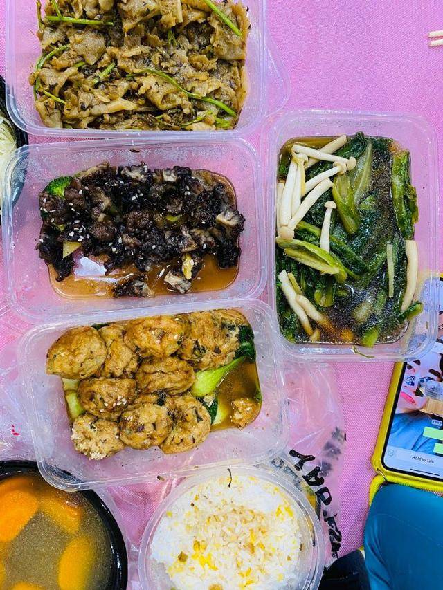 “乘风破浪”导演组有多不易？阿朵特晒伙食，