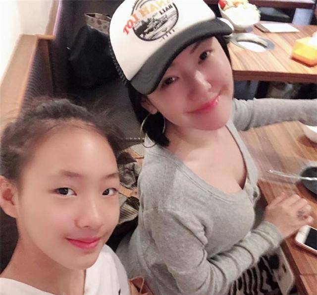 小S过41岁生日，大女儿许曦文发文庆祝妈妈生日快乐