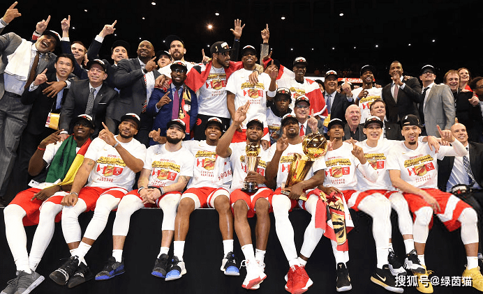 原创             外媒更新NBA实力榜！湖人稳居第一，快船力压雄鹿，勇士垫底