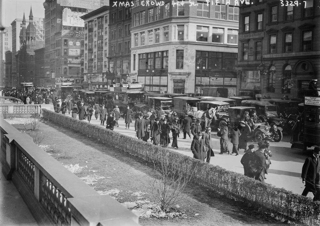 历史老照片:1910年纽约的圣诞节日购物