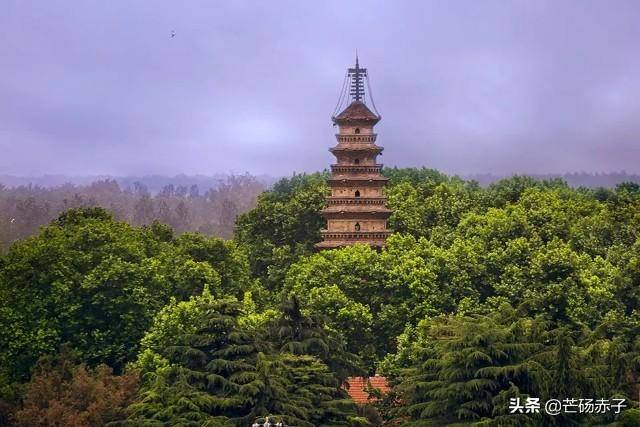 宝塔盘云是永城古代八景之一.