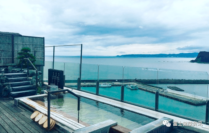 国外海边旅游推荐城市 f305269328f84173bad62a6f5b2074c9.png