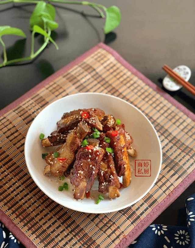 在家怎么做牛排骨简单又好吃 90bba04a5bd84e0e8df81d9ce1b20cfb.png