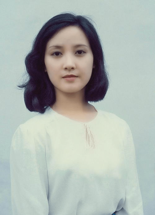 原创为了邓婕,张国立抛妻弃子,如今前妻罗秀春生活过得令人心酸