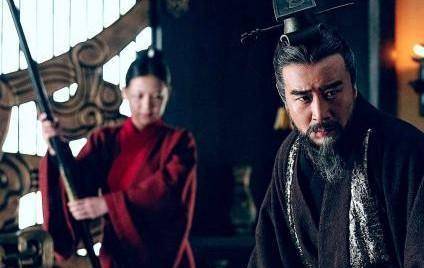"于和伟蹦迪"火了!刘备跳舞太魔性,但他最经典的角色却是曹操