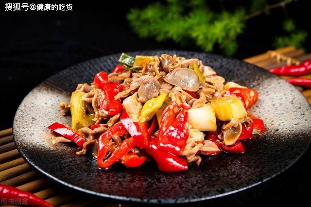 脆嫩咸鲜的泡菜鸡杂,下饭下酒两相宜,川味香辣家常美食做法