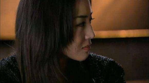 37岁的张钧甯：颜值学历双高的演技派艺人，自在