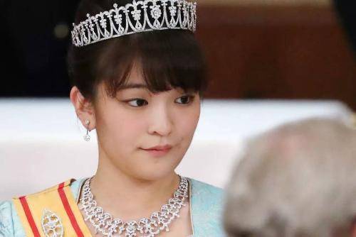 老实的女孩被欺负？日本真子公主婚事再延期，身材还发福变丰满