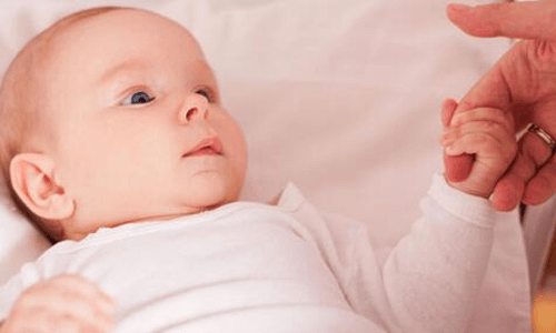 鼻腔|宝宝爱挖鼻孔怎么办？3招帮你轻松化解！