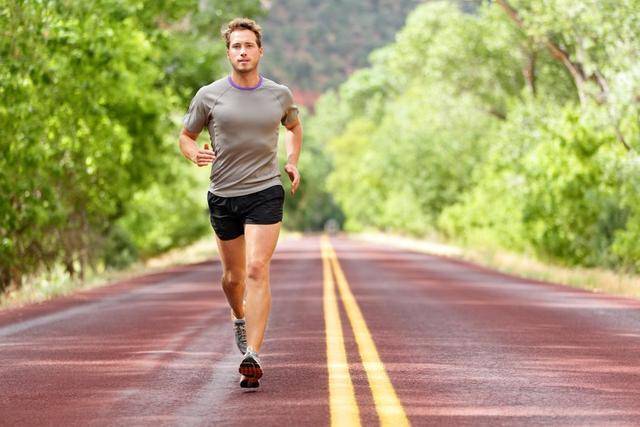 原创男人每天跑步,对身体有何益处?