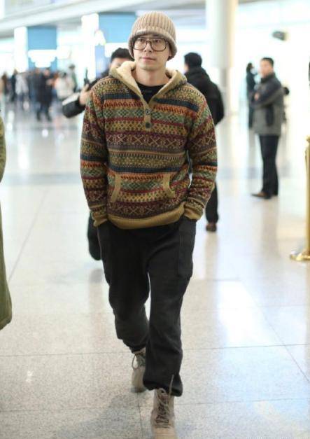 男士戴什么帽子不显老 10d37e263b834a039b82787b30a8868f.jpeg