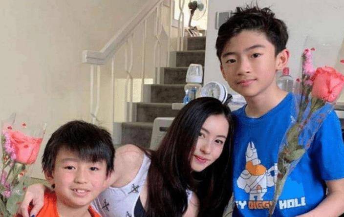 原创香港资深娱记发声，道出张柏芝的真正离婚原因，原来她很不容易