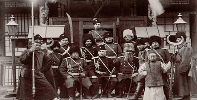 被关在玻璃房里卖票参观清朝总督是谁