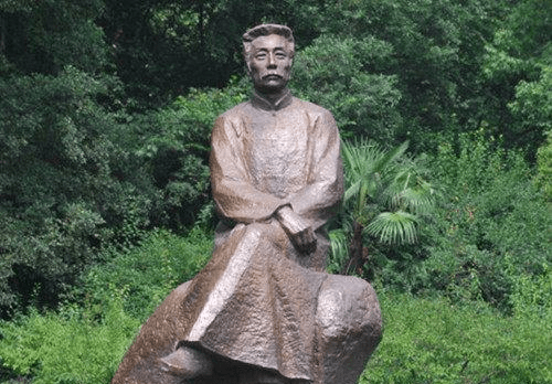 鲁迅的文章为什么在课本越来越少 d4477e049cc540f49ace22c2121bf2e4.png
