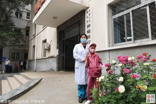 年余双|独自带女儿3年倾家荡产，原因泪目男子回国后与妻子离婚