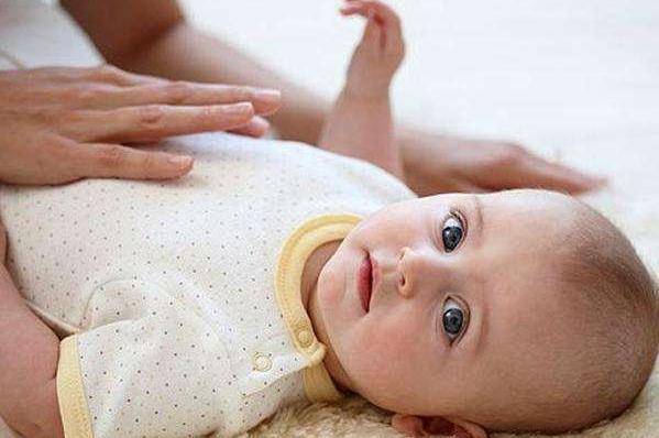 三个反应，暗示宝宝过度喂养，若不及时制止，可能引发脑损伤