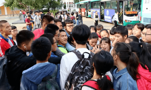 模样|有中国学生最真实的模样，看到哪张你哭了？高三教室里的30张偷拍照