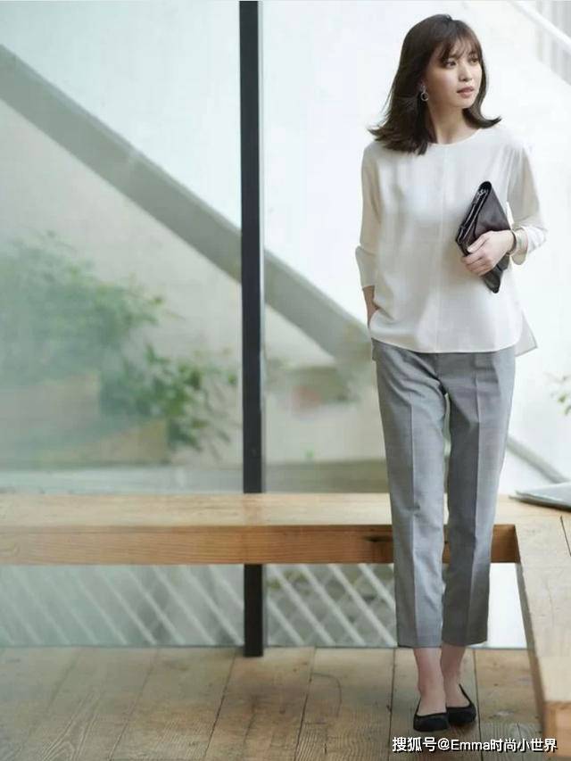 上海天气一周穿搭图 6f2fe9613c834a63b12ee4f2147a78e1.jpeg