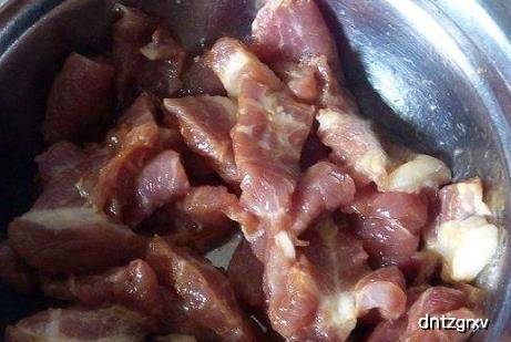 猪肉怎么做嫩滑孩子爱吃 2c0ad3598f624e04abab8e7e38c65460.jpeg