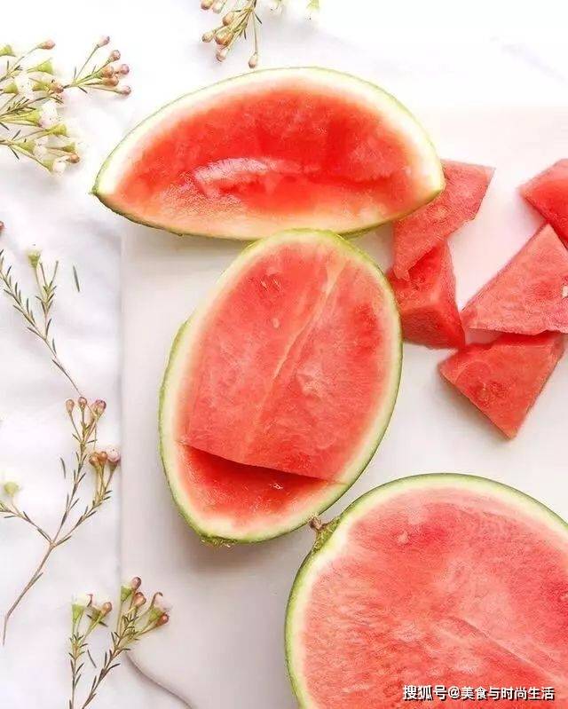 西瓜是什么性食物 329b7b3694cd4f0fb0bde4c92ca680f8.jpeg