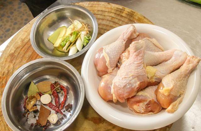 鸡腿的家常做法不放辣 caab4016e74c42a3b724854857e5a79b.jpeg