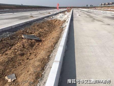 路缘石勾缝喷洒透层油撒15#钉子石沥青下面层施工质监站验收基层,监督