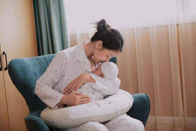 宝宝|母乳就会“变质”不能喂？看看医生是怎么回答的宝妈感冒后