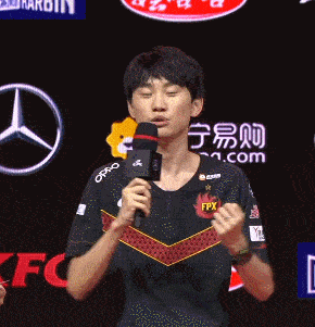 lol近期赛后采访的迷惑行为盘点:小乐言你这是要去打架吗?_doinb