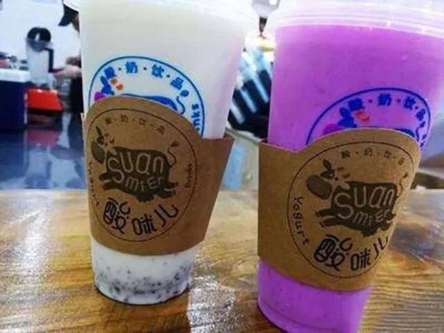 其实，孩子最会“察言观色”，你的微笑是打开他们心门的钥匙