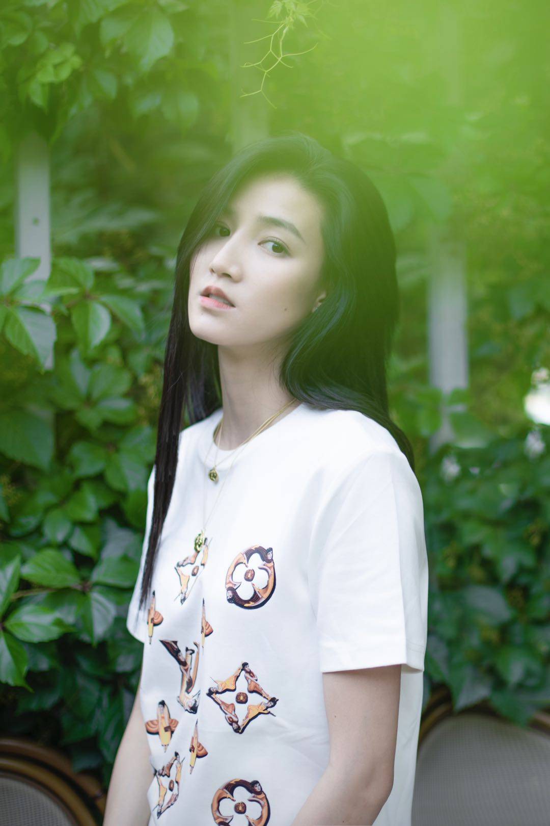 周开开最新写真曝光 身材高挑尽显青春活力