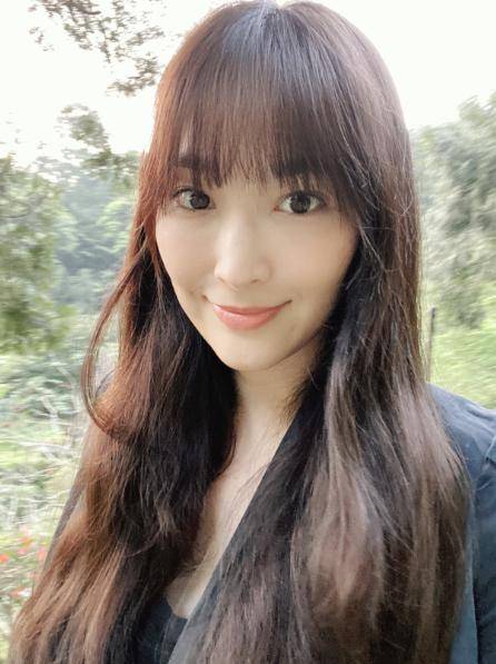 与方媛同框比美被吐槽气色差后,吴佩慈发文回