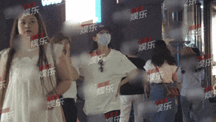 艾维·尼沃|原创章子怡疑似怀三胎 章子怡双手扶腰小腹微突疑似再怀孕