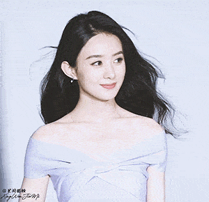赵丽颖笑容甜美. 赵丽颖妆容