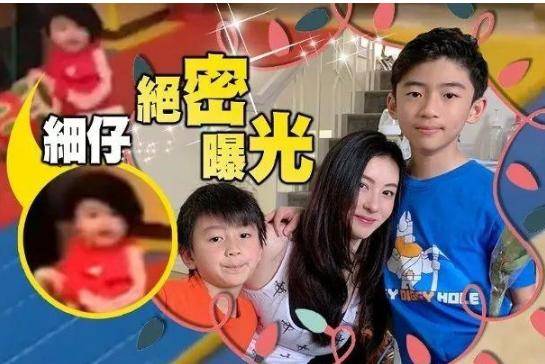 肤色|小麦肤色穿着黑色T恤，小脸肉嘟嘟可爱张柏芝三胎儿子越长越帅